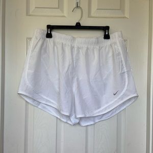 NWOT Nike White XXL running shorts